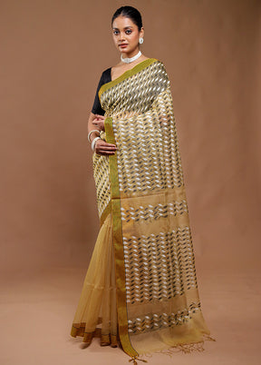 Yellow Cotton Saree With Blouse Piece