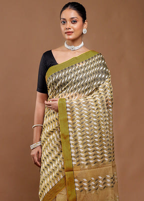Yellow Cotton Saree With Blouse Piece