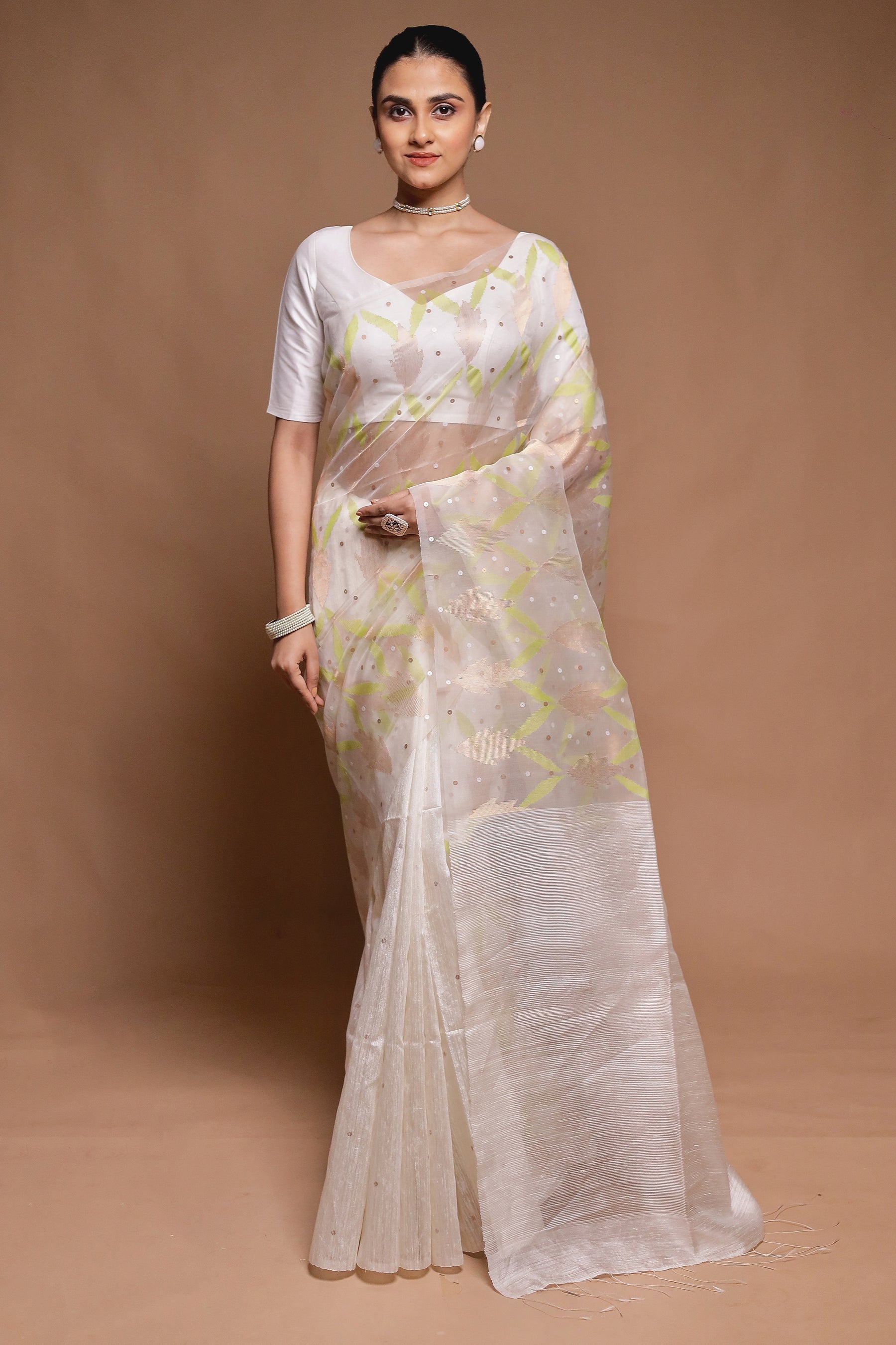 White Handloom Matka Pure Silk Saree With Blouse Piece