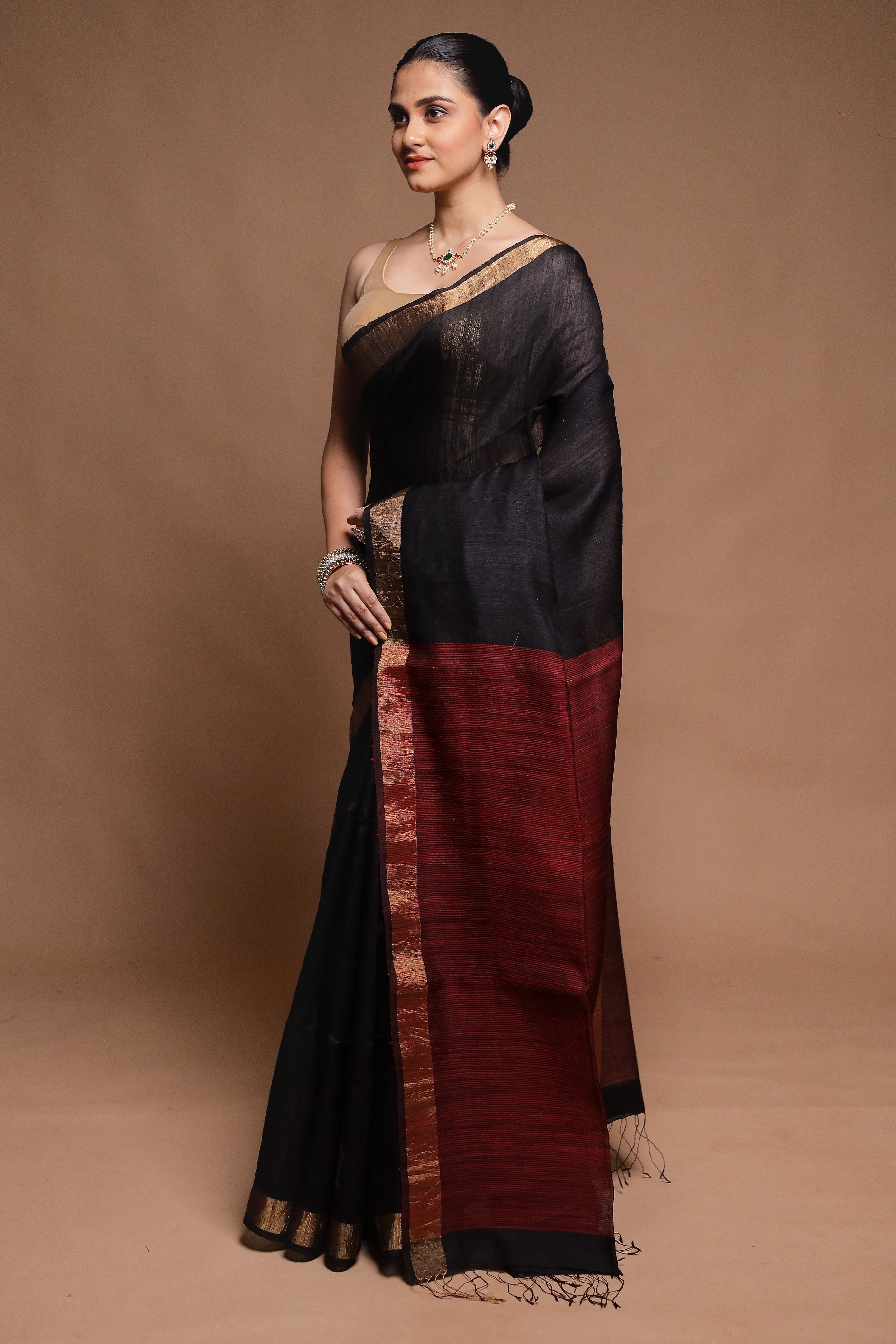 Black Handloom Matka Pure Silk Saree With Blouse Piece