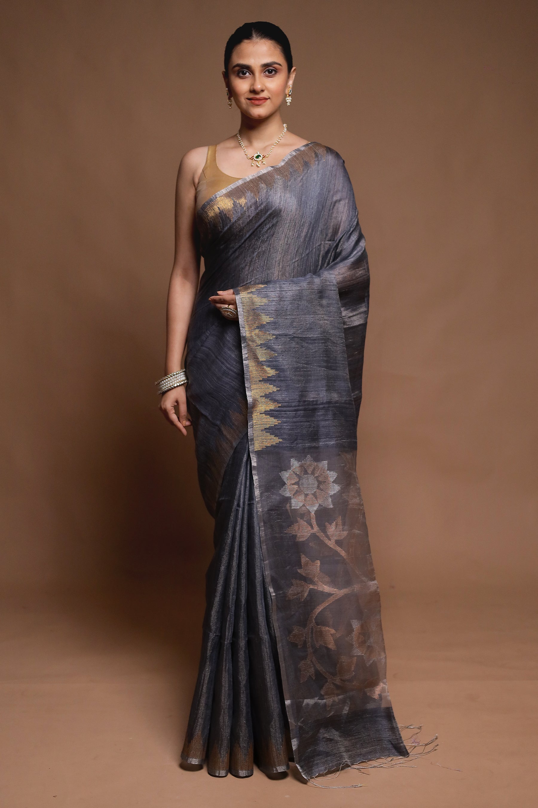 Grey Handloom Matka Pure Silk Saree With Blouse Piece