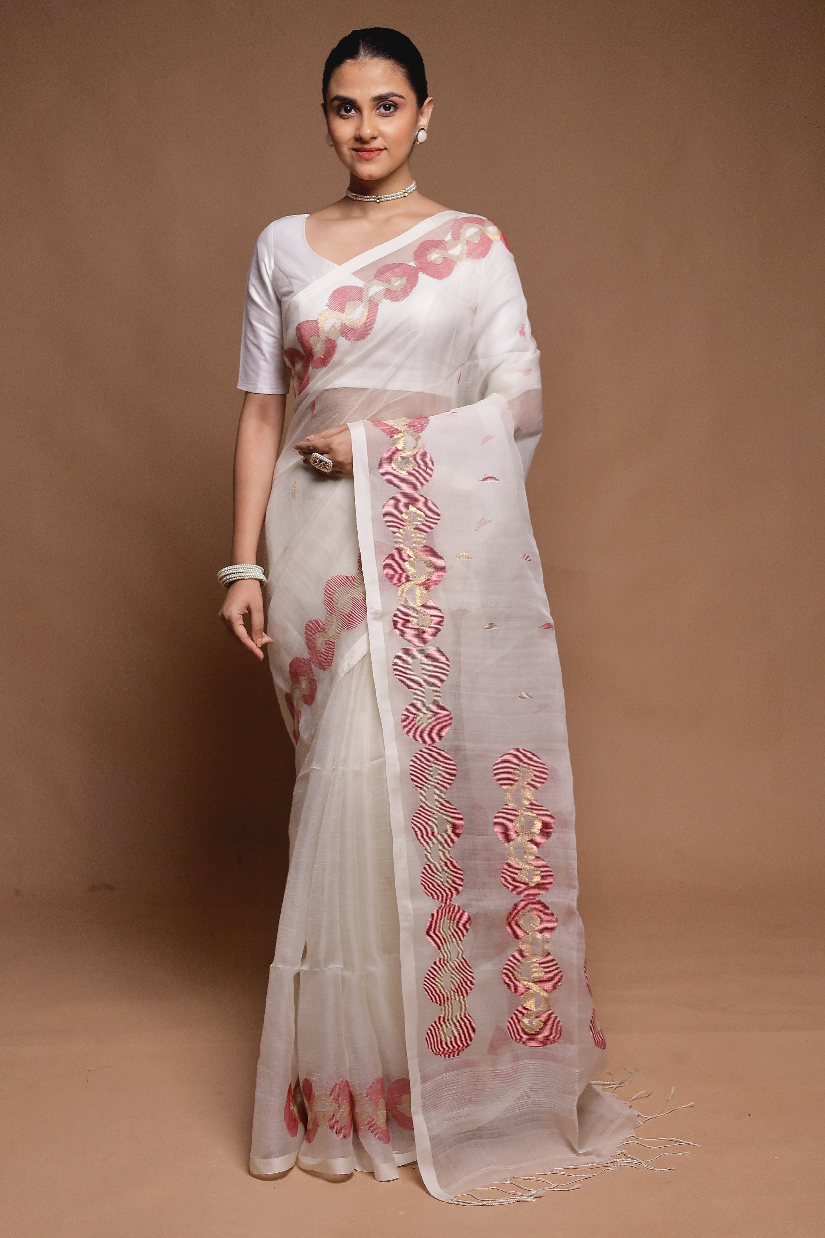 White Handloom Matka Pure Silk Saree With Blouse Piece
