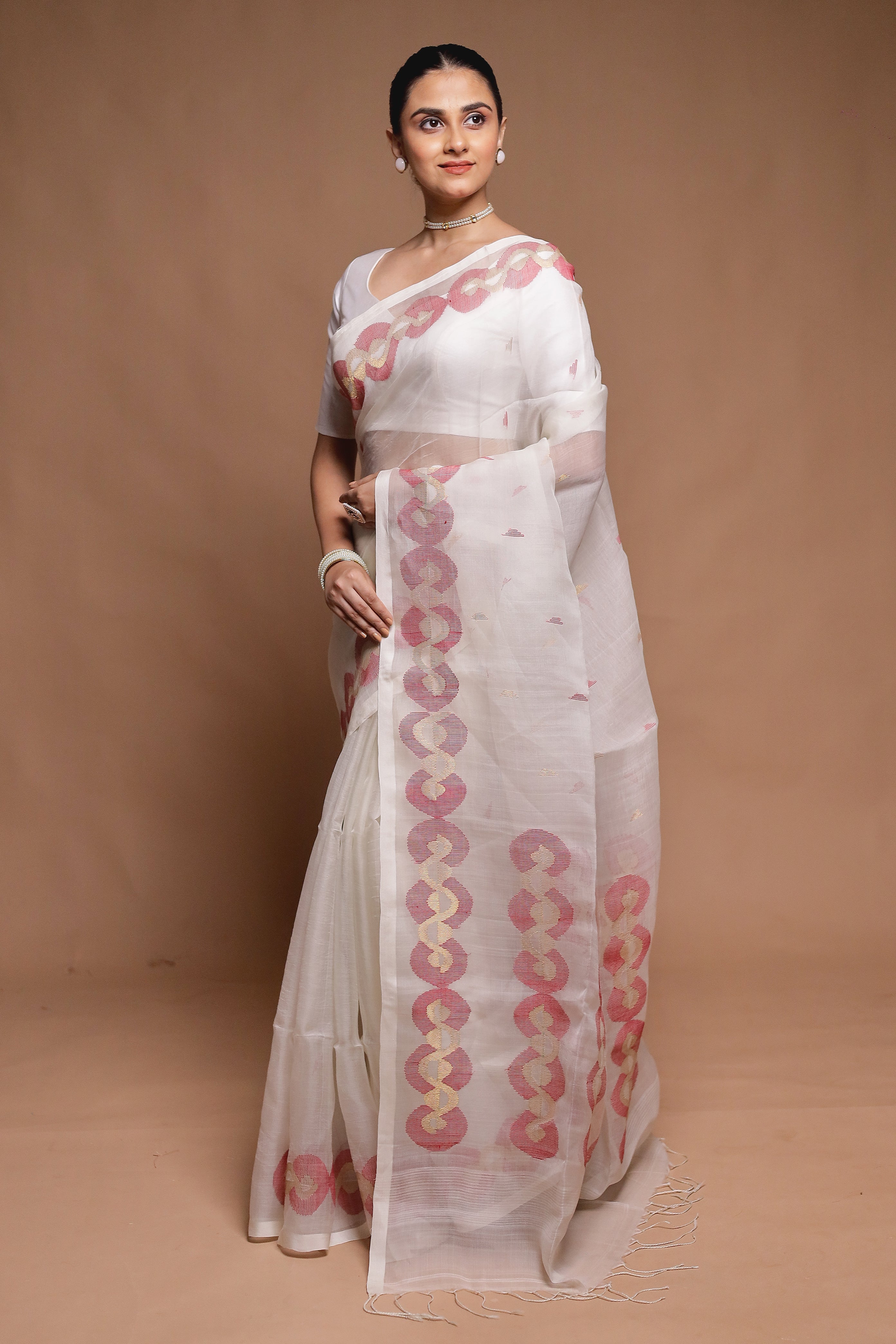 White Handloom Matka Pure Silk Saree With Blouse Piece