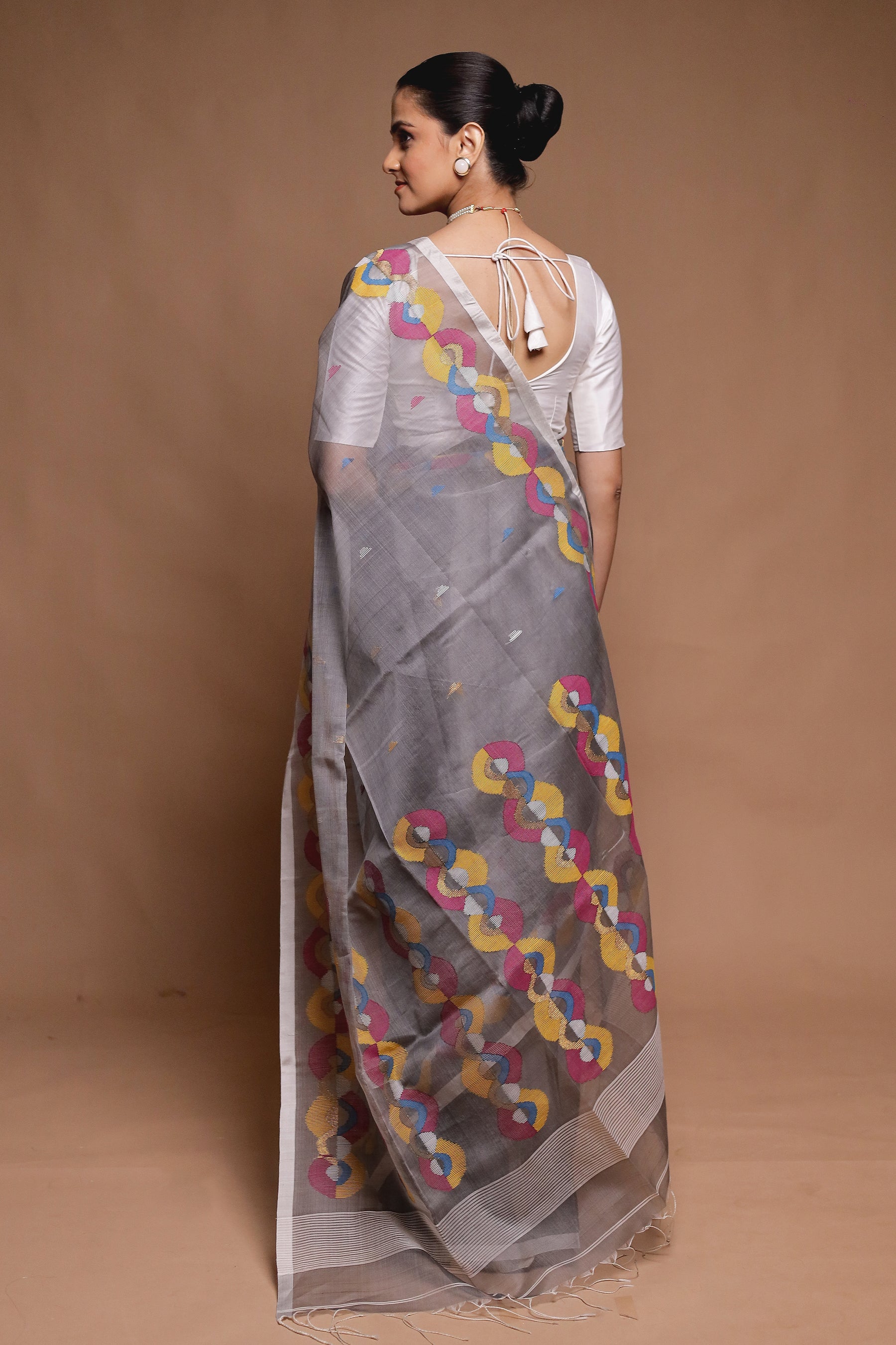 Grey Handloom Matka Pure Silk Saree With Blouse Piece