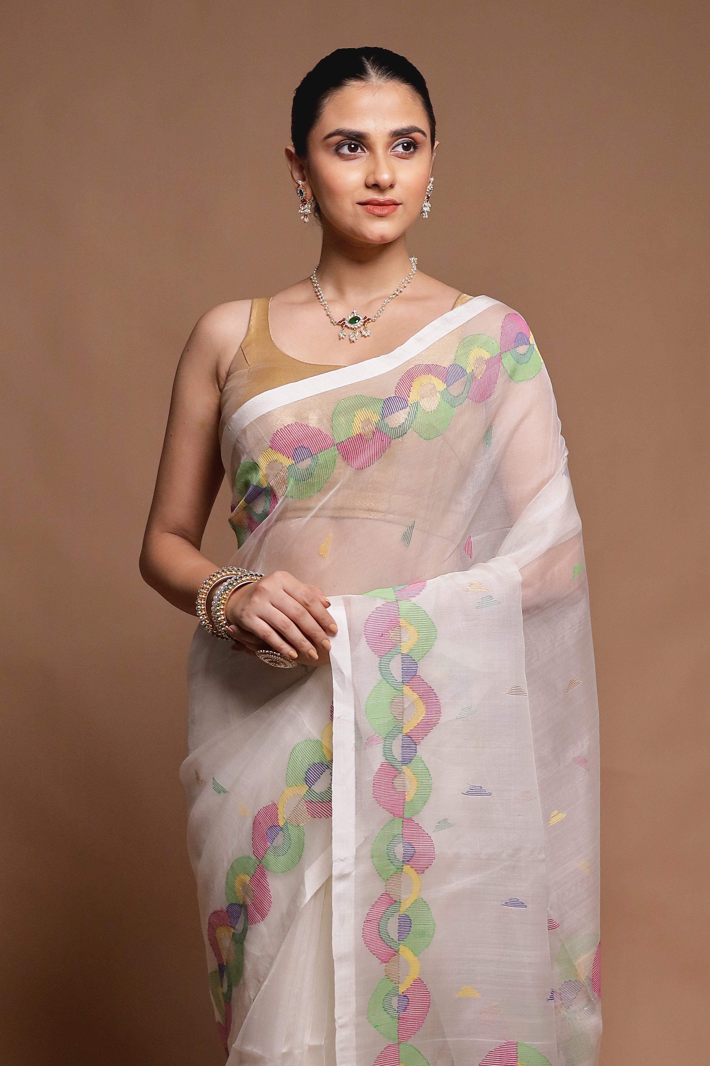 White Handloom Matka Pure Silk Saree With Blouse Piece