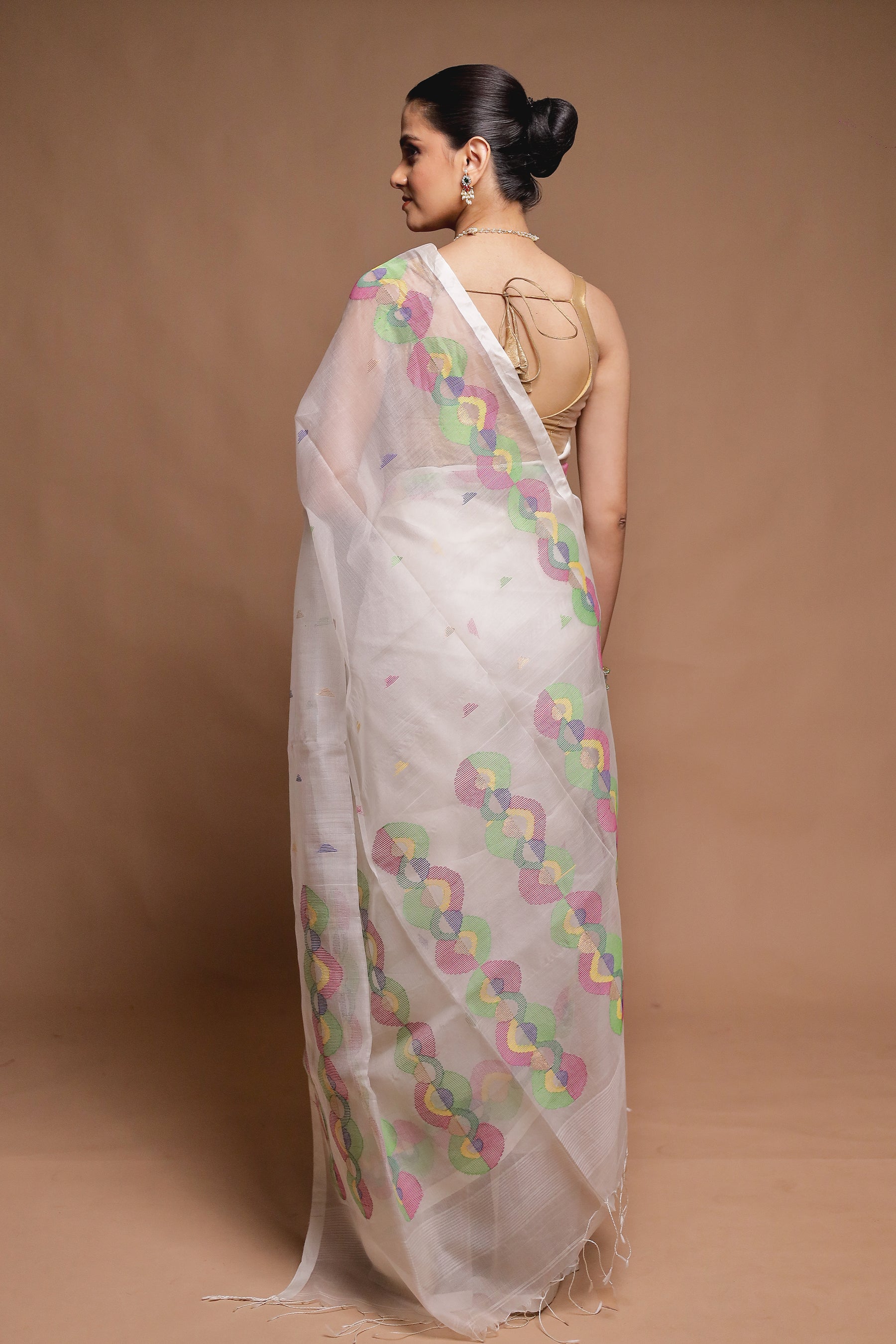 White Handloom Matka Pure Silk Saree With Blouse Piece