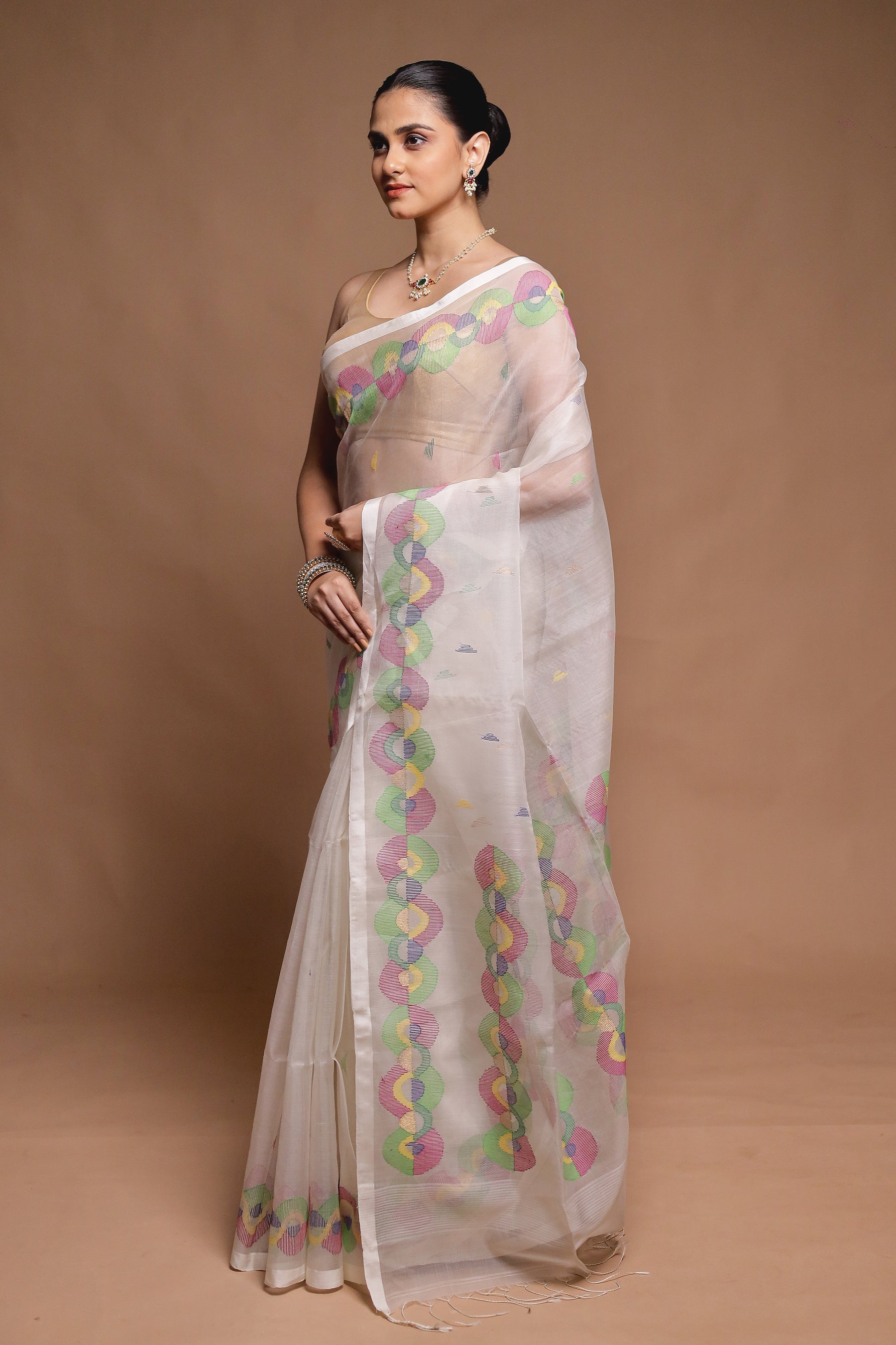 White Handloom Matka Pure Silk Saree With Blouse Piece