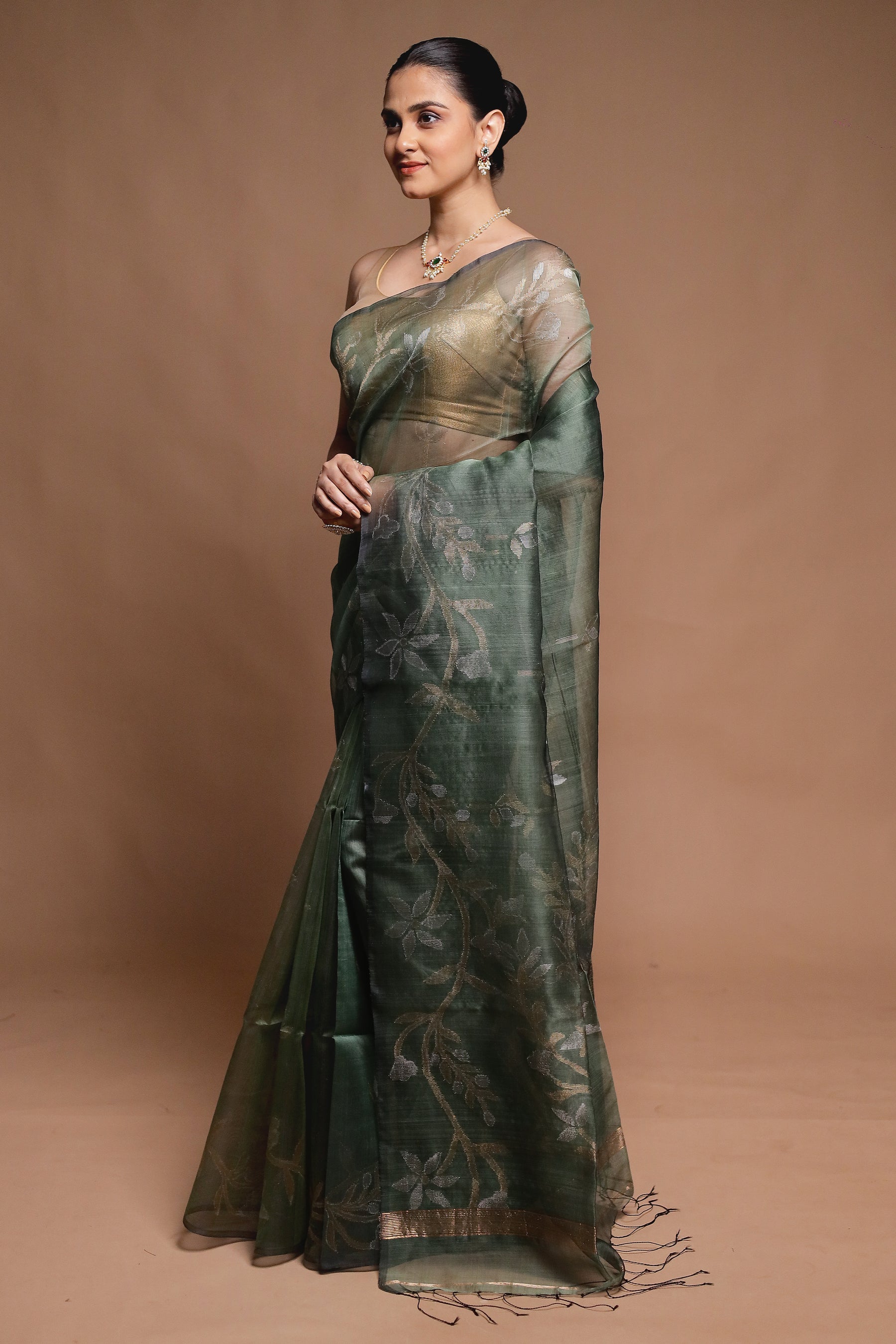 Green Handloom Matka Pure Silk Saree With Blouse Piece