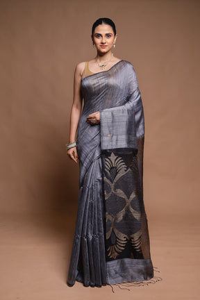 Grey Handloom Matka Pure Silk Saree With Blouse Piece