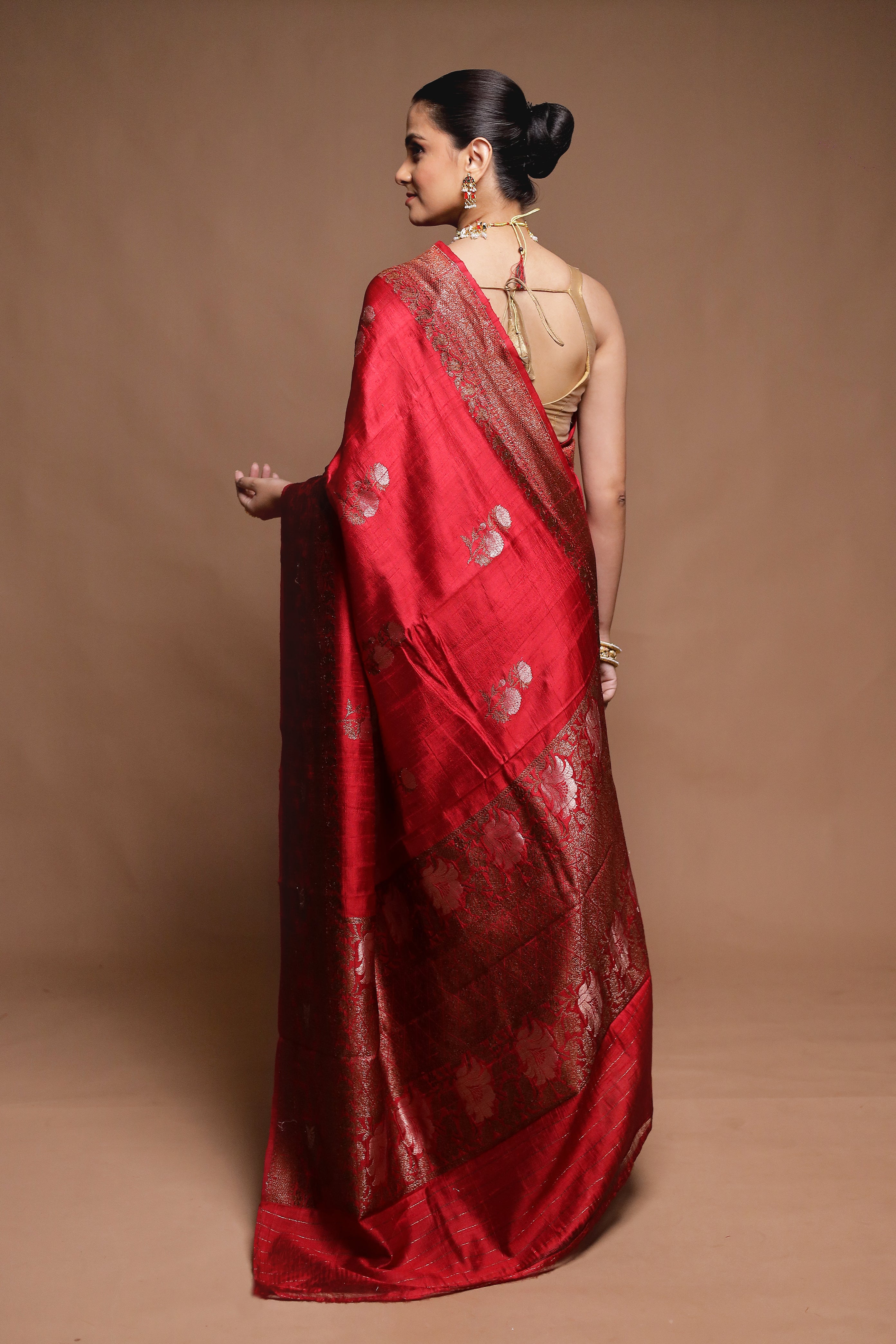 Red Handloom Tussar Pure Silk Saree With Blouse Piece