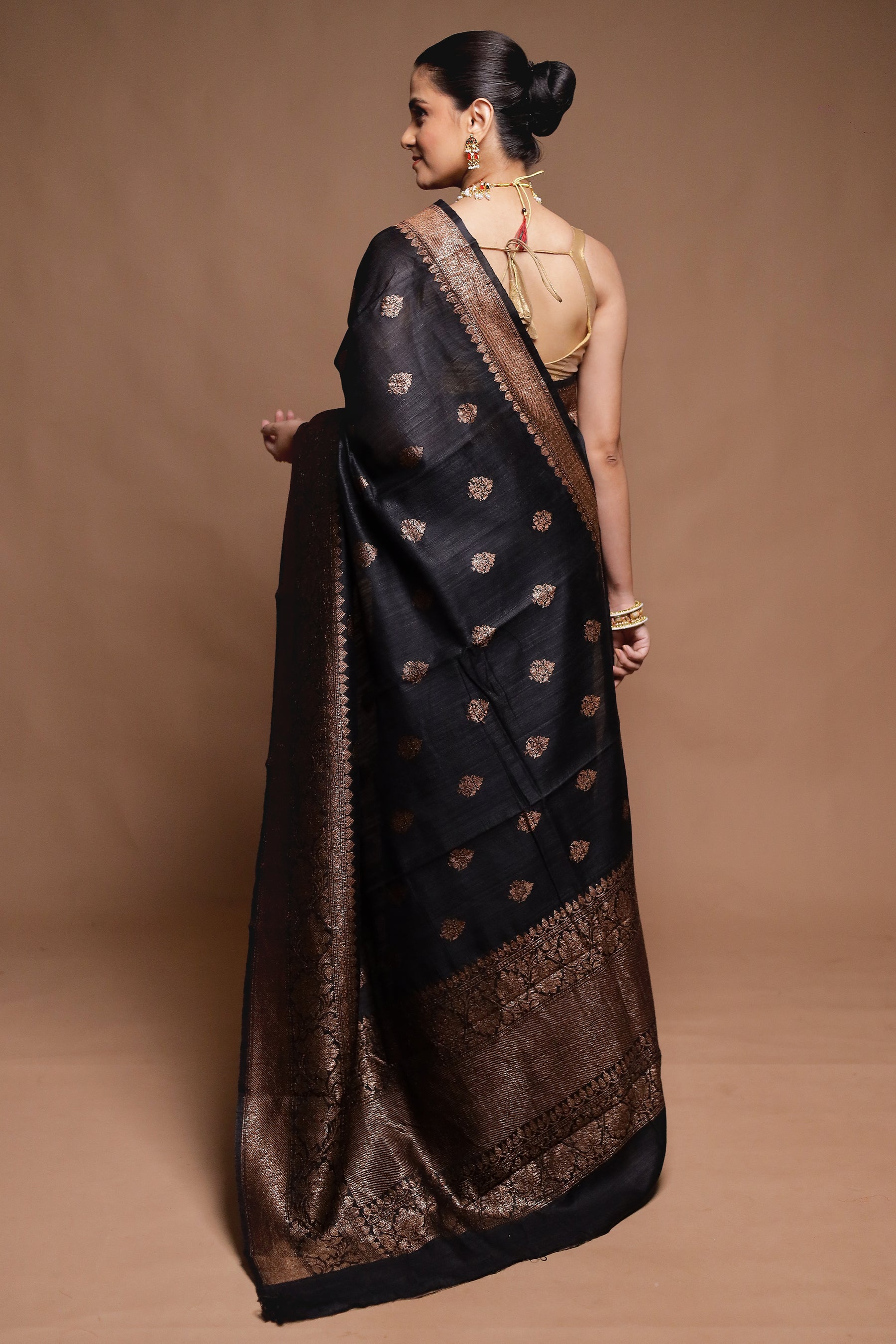 Black Handloom Tussar Pure Silk Saree With Blouse Piece