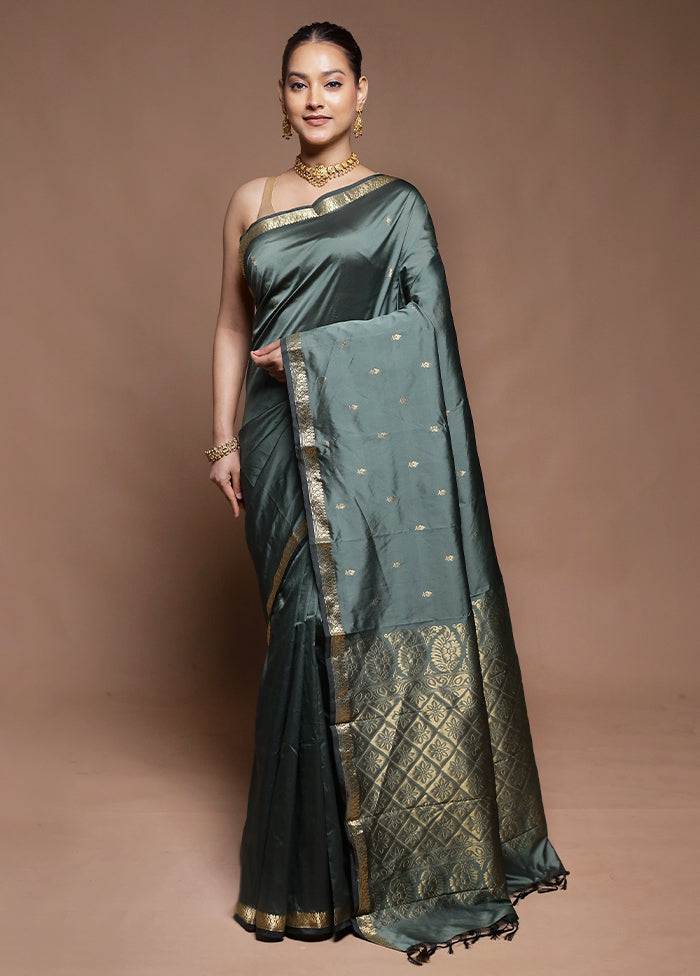 Green Kanjivaram Silk Saree With Blouse Piece