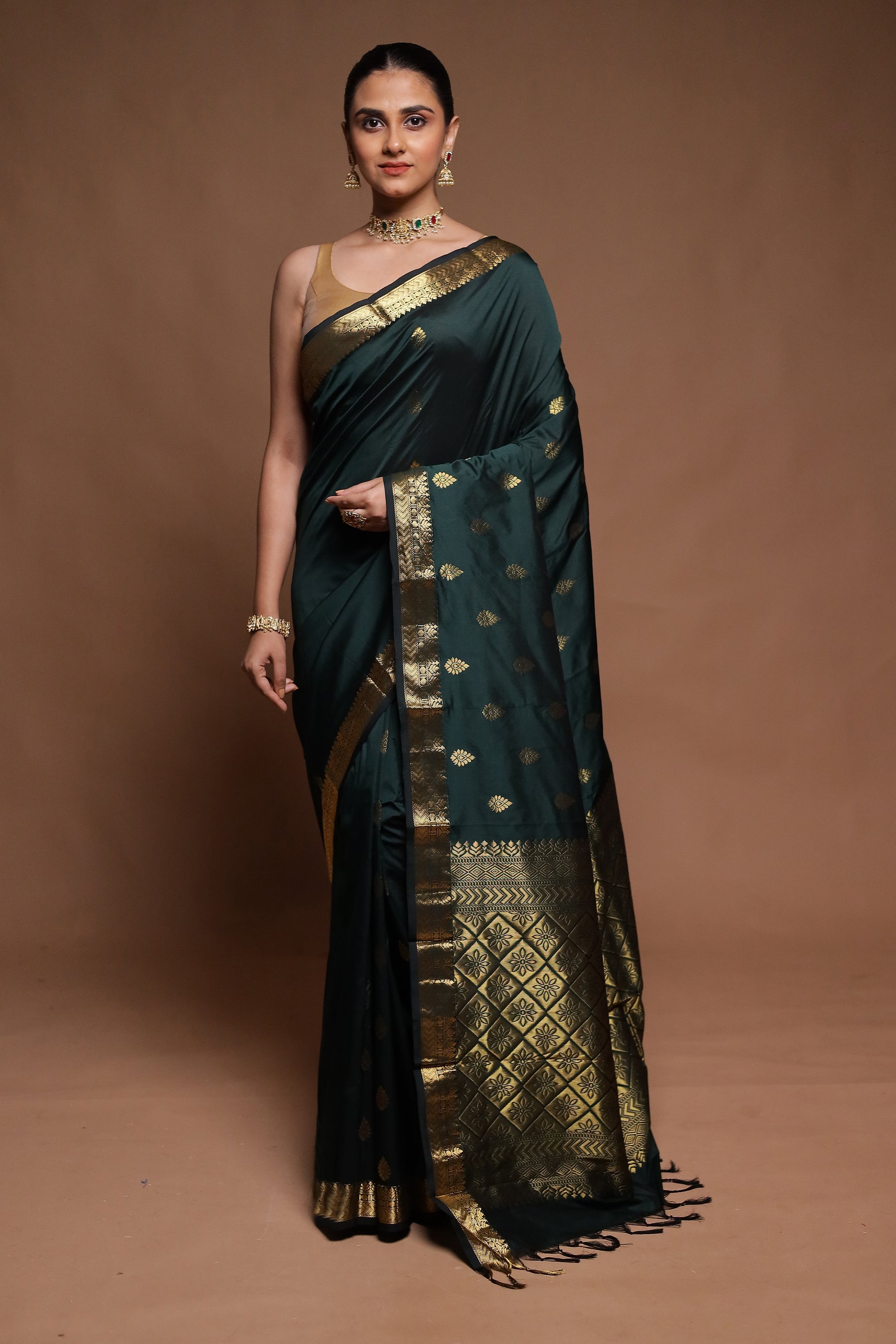Green Kanjivaram Silk Saree With Blouse Piece
