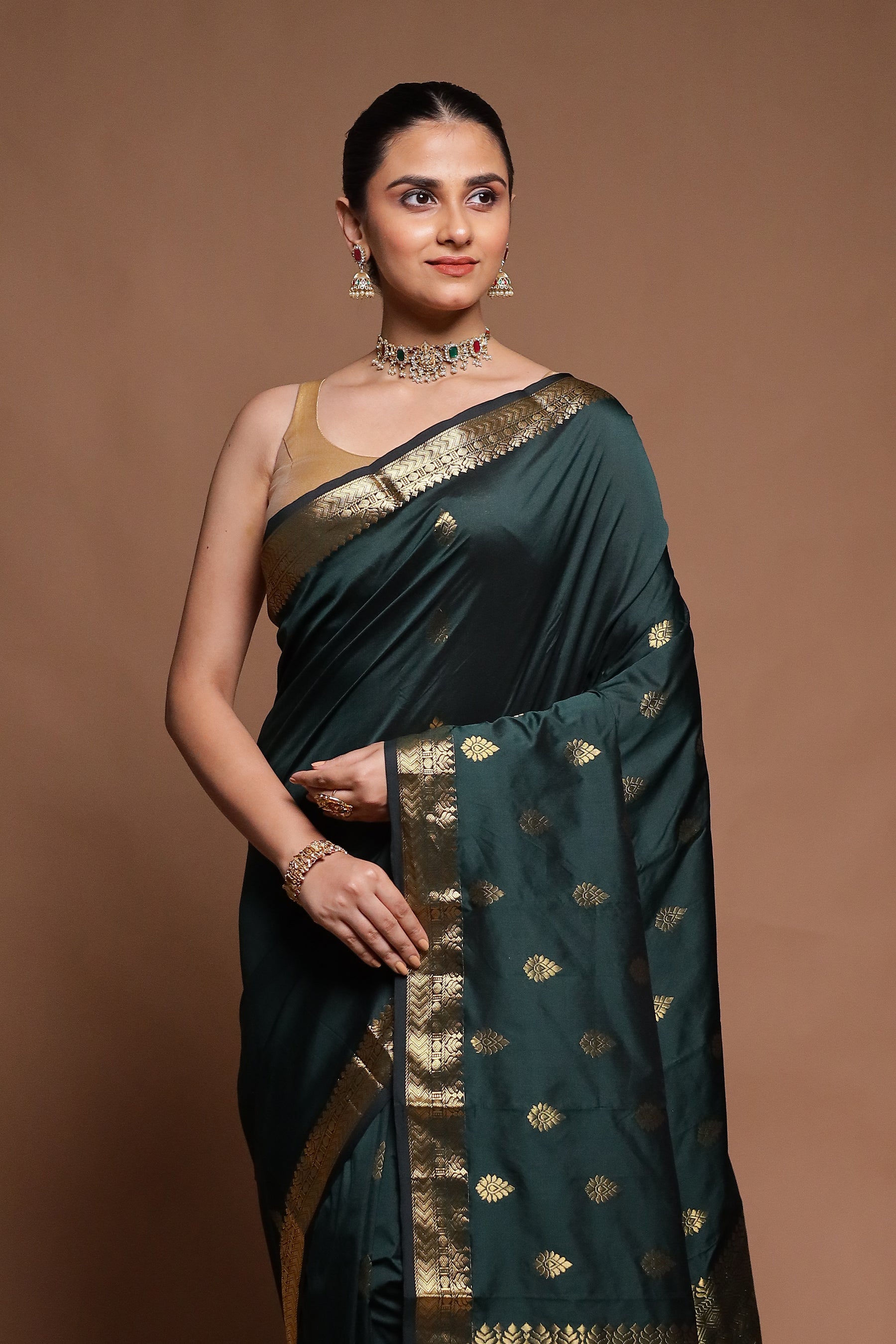 Green Kanjivaram Silk Saree With Blouse Piece