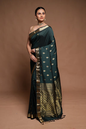 Green Kanjivaram Silk Saree With Blouse Piece