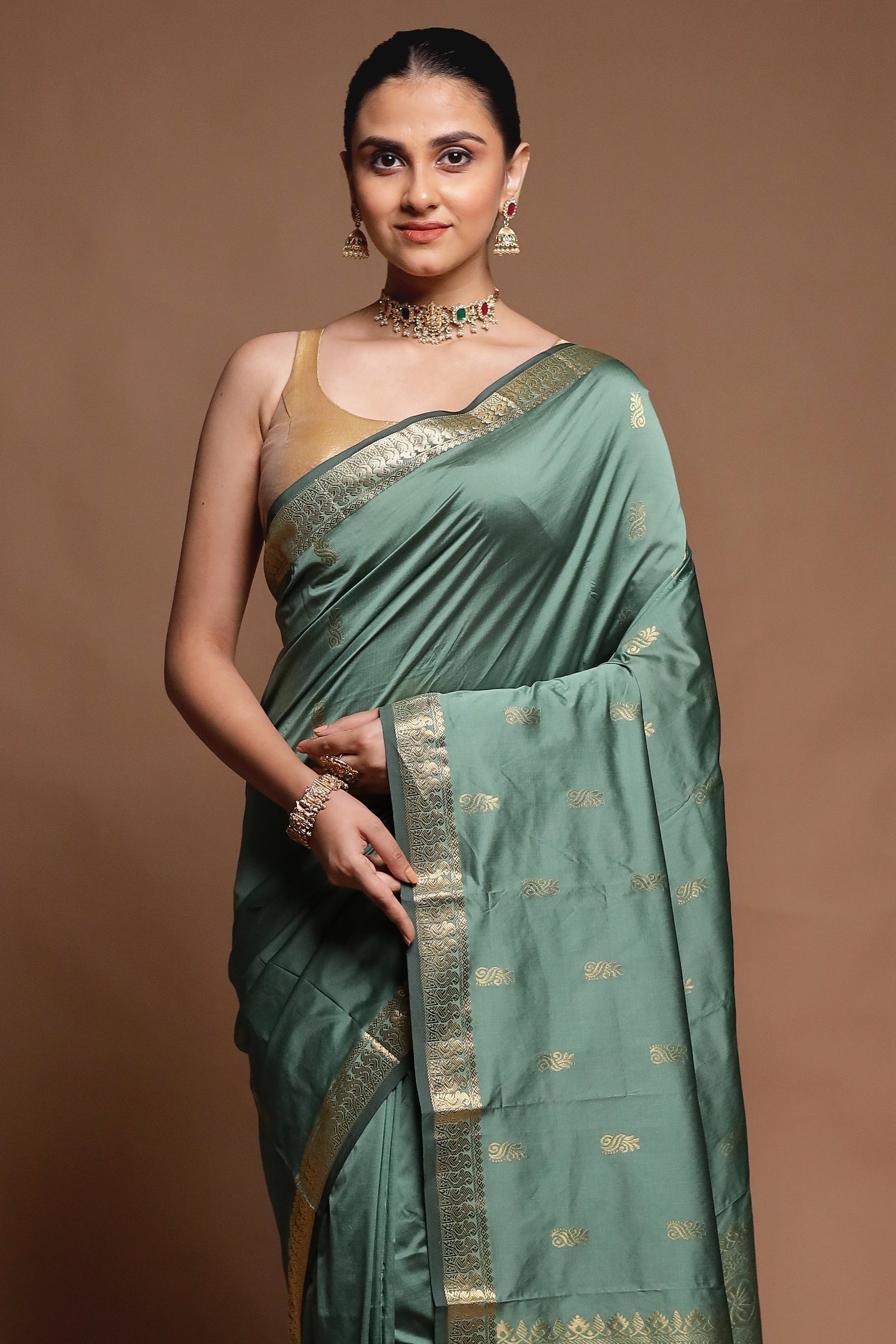 Green Kanjivaram Silk Saree With Blouse Piece