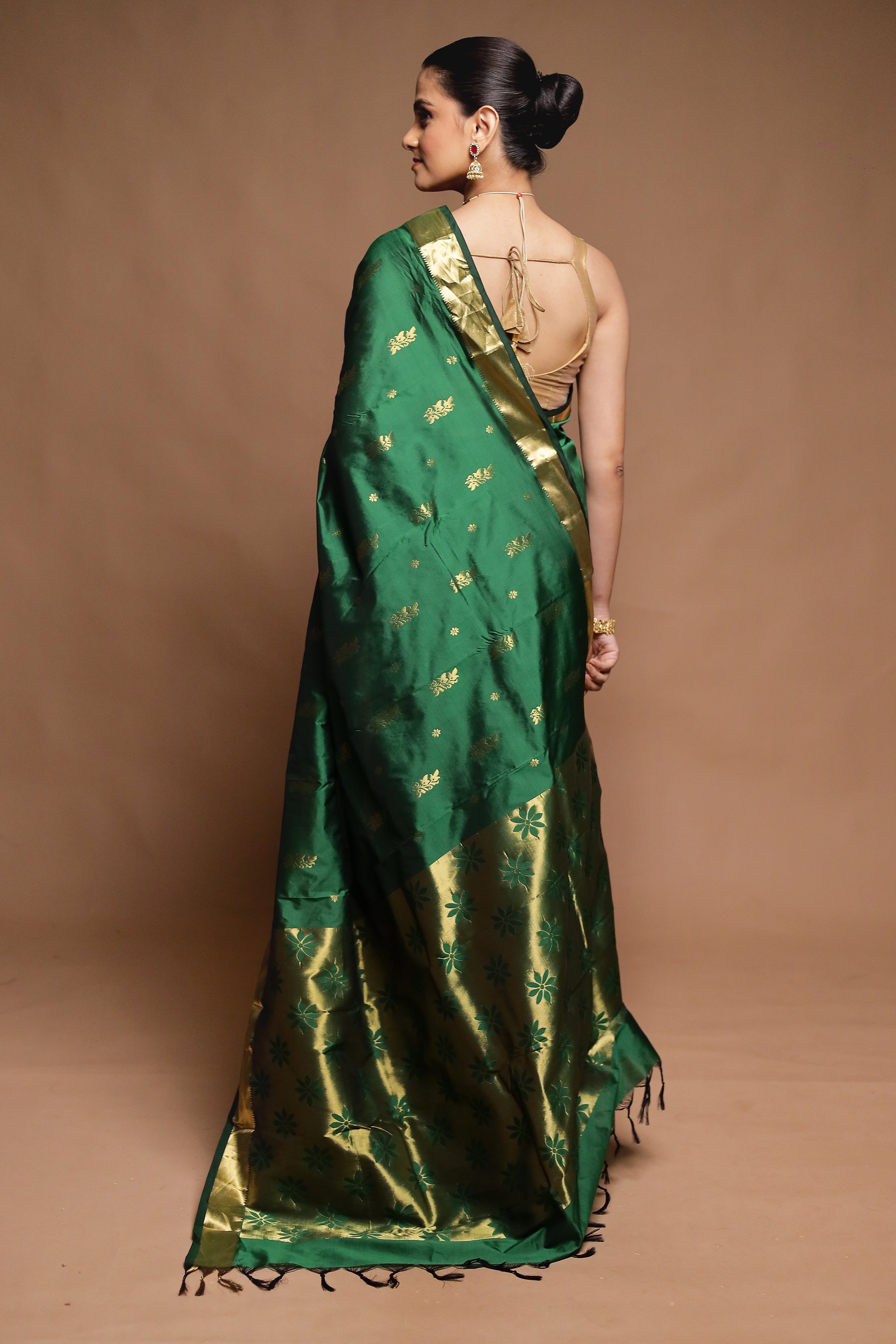 Green Kanjivaram Silk Saree With Blouse Piece