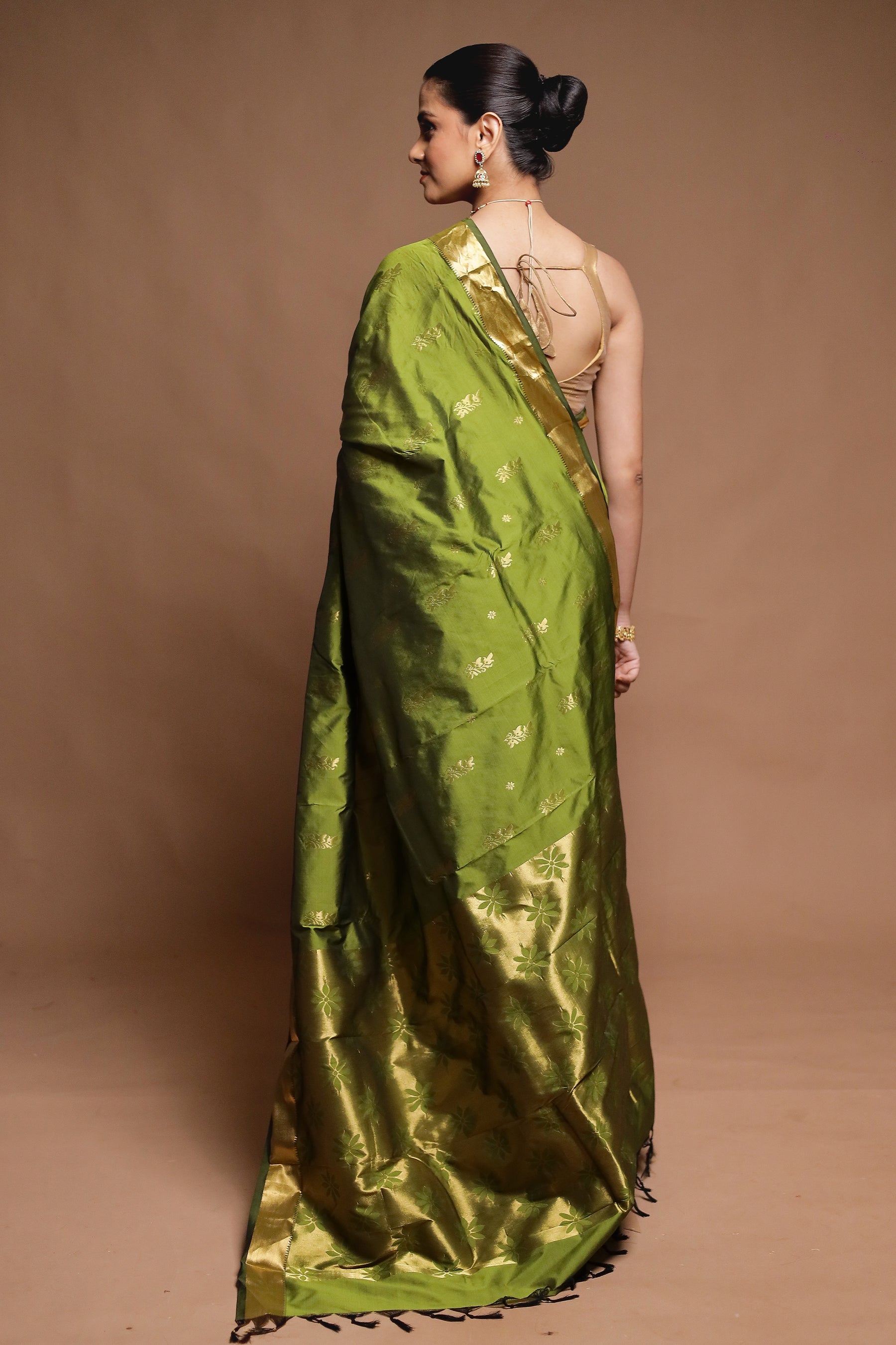 Green Kanjivaram Silk Saree With Blouse Piece