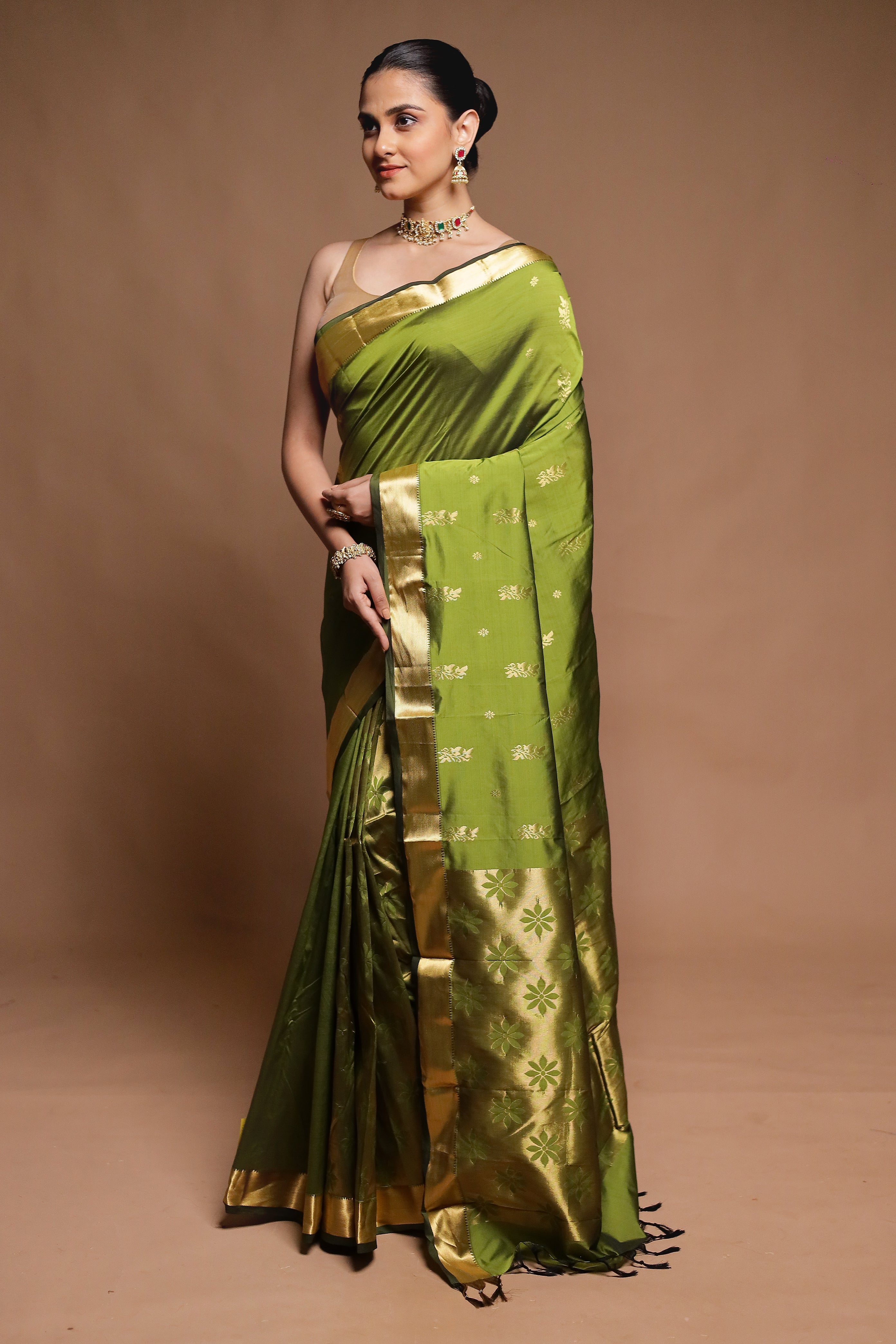 Green Kanjivaram Silk Saree With Blouse Piece