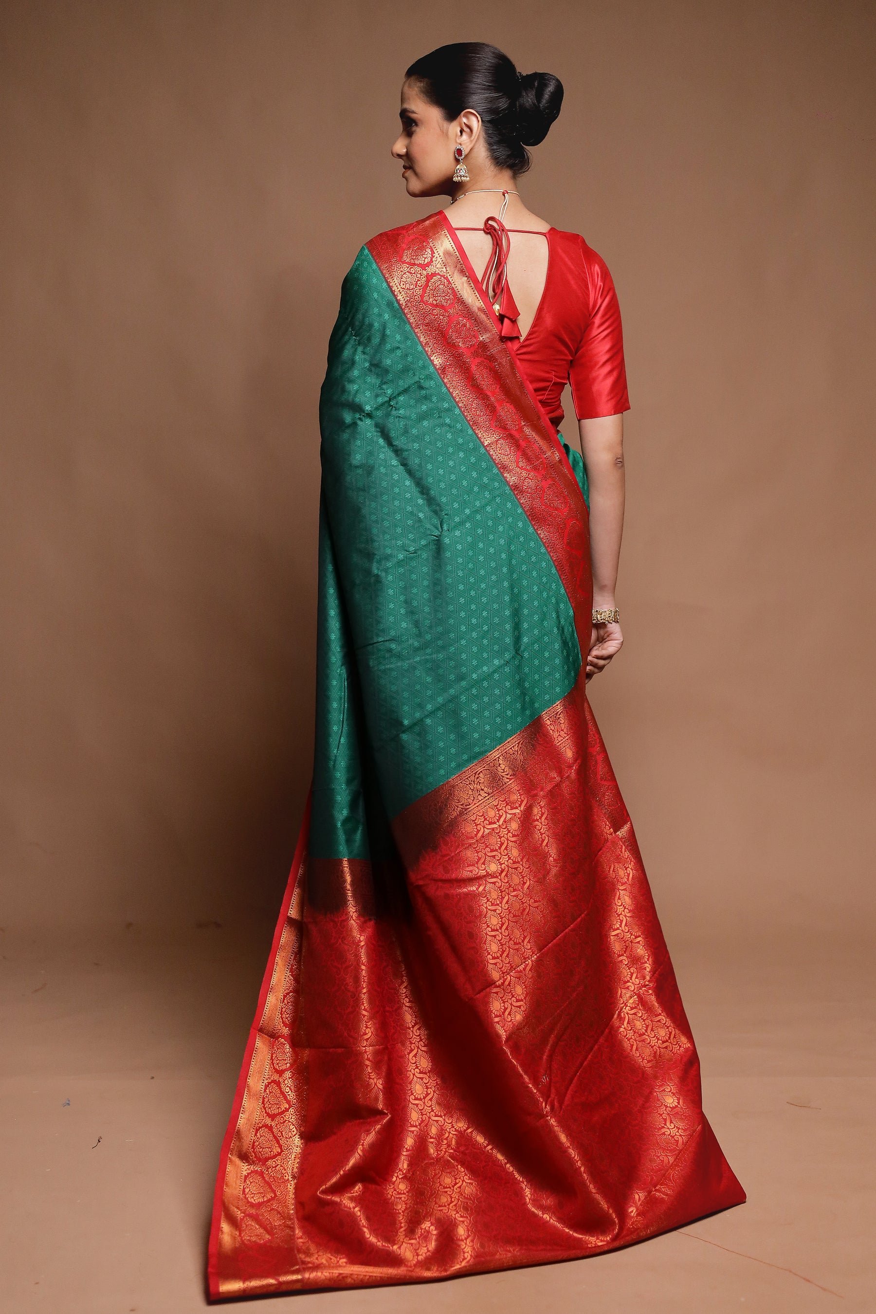 Green Kanjivaram Silk Saree With Blouse Piece