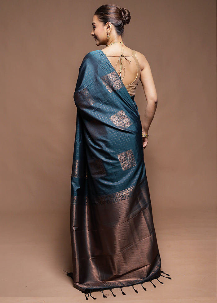 Green Dupion Silk Saree With Blouse Piece