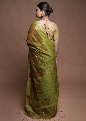Green Cotton Saree With Blouse Piece