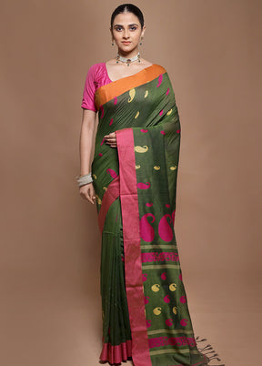 Green Pure Cotton Saree With Blouse Piece