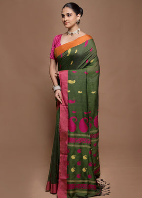 Green Pure Cotton Saree With Blouse Piece