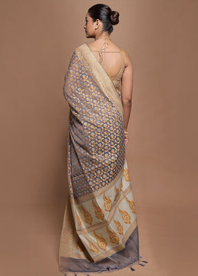 Grey Kora Silk Saree With Blouse Piece