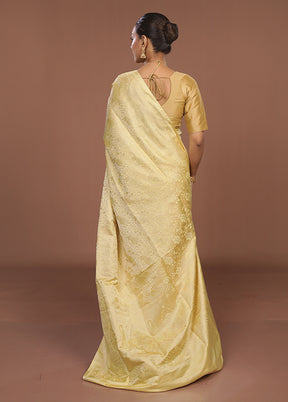Gold Tanchoi Silk Saree With Blouse Piece