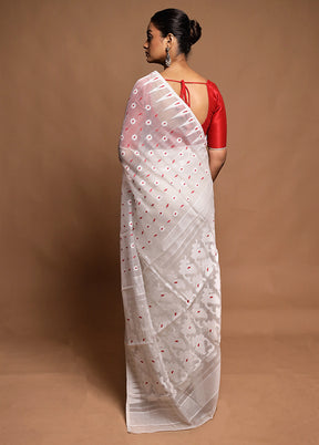White Tant Jamdani Saree Without Blouse Piece