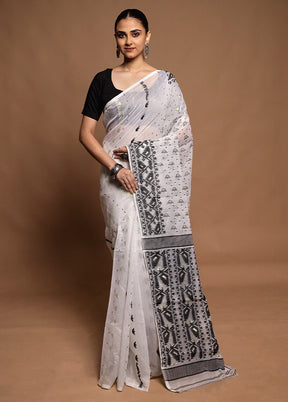 White Tant Jamdani Saree Without Blouse Piece