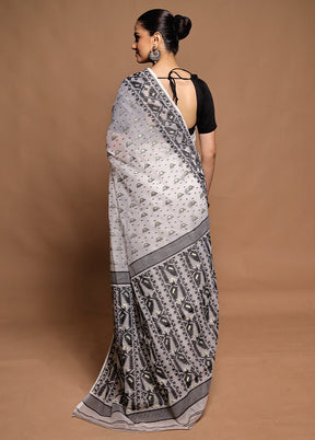 White Tant Jamdani Saree Without Blouse Piece