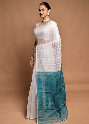 White Tant Jamdani Saree Without Blouse Piece