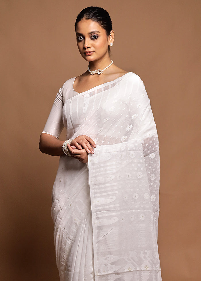 White Tant Jamdani Saree Without Blouse Piece