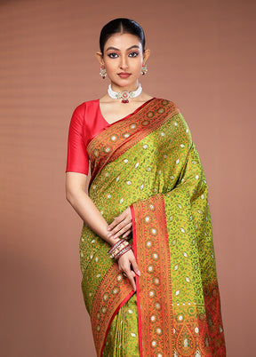 Green Tanchoi Silk Saree With Blouse Piece