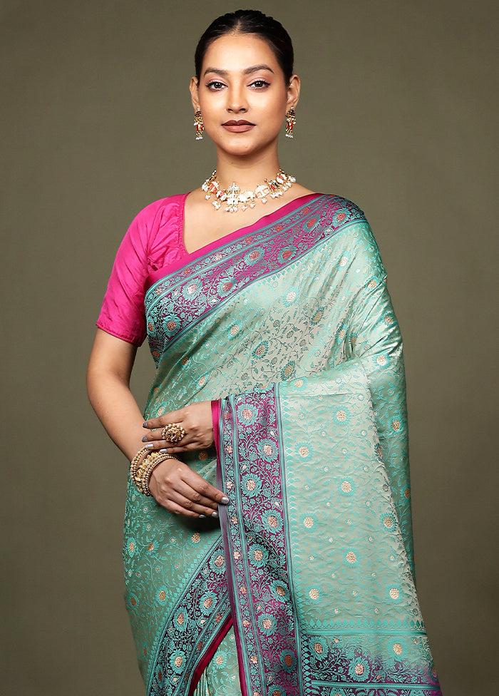 Green Tanchoi Silk Saree With Blouse Piece