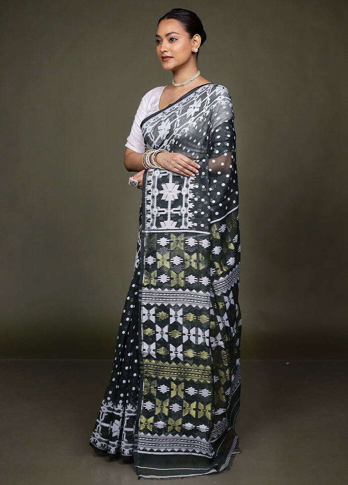 Green Tant Jamdani Saree Without Blouse Piece