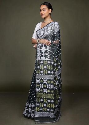 Green Tant Jamdani Saree Without Blouse Piece