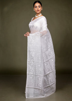 White Tant Jamdani Saree Without Blouse Piece
