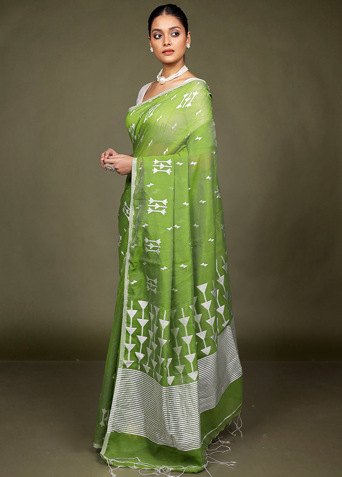 Green Matka Silk Saree With Blouse Piece