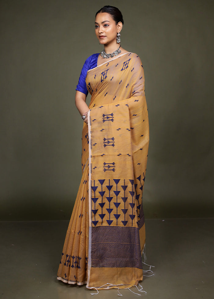 Cream Matka Silk Saree With Blouse Piece