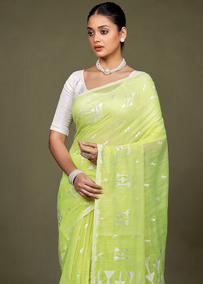 Green Matka Silk Saree With Blouse Piece