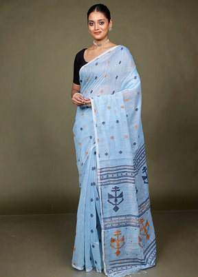Blue Matka Silk Saree With Blouse Piece