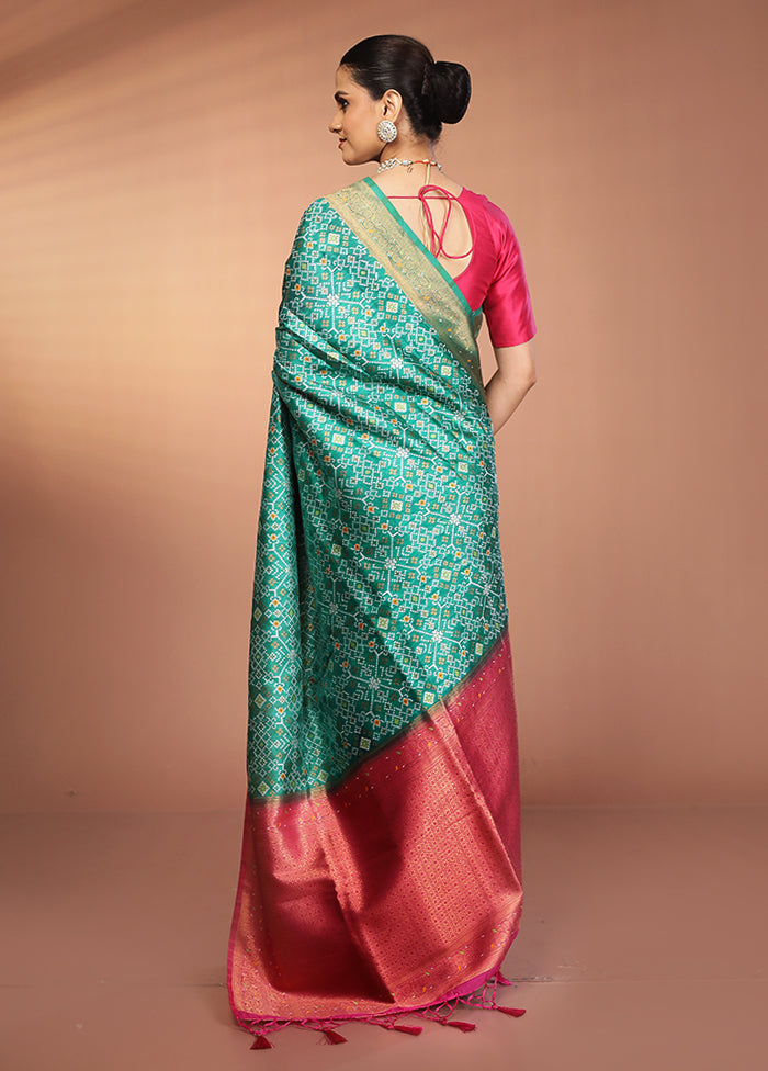 Green Dupion Silk Saree With Blouse Piece