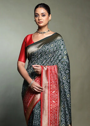Green Dupion Silk Saree With Blouse Piece