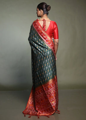 Green Dupion Silk Saree With Blouse Piece