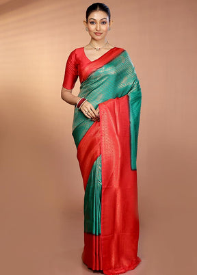 Green Dupion Silk Saree With Blouse Piece