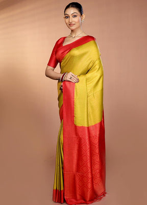 Green Dupion Silk Saree With Blouse Piece