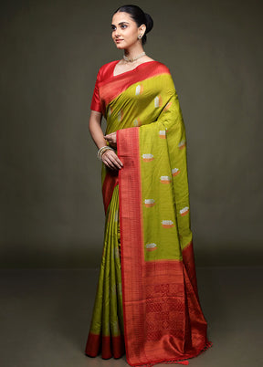 Green Dupion Silk Saree With Blouse Piece